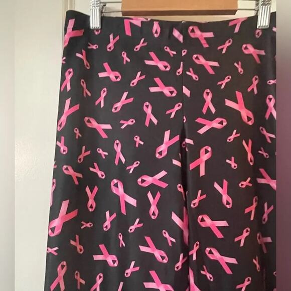 Handy Spandy Breast Cancer Ribbon workout Cropped Pants - EUC - L - Picture 3 of 5